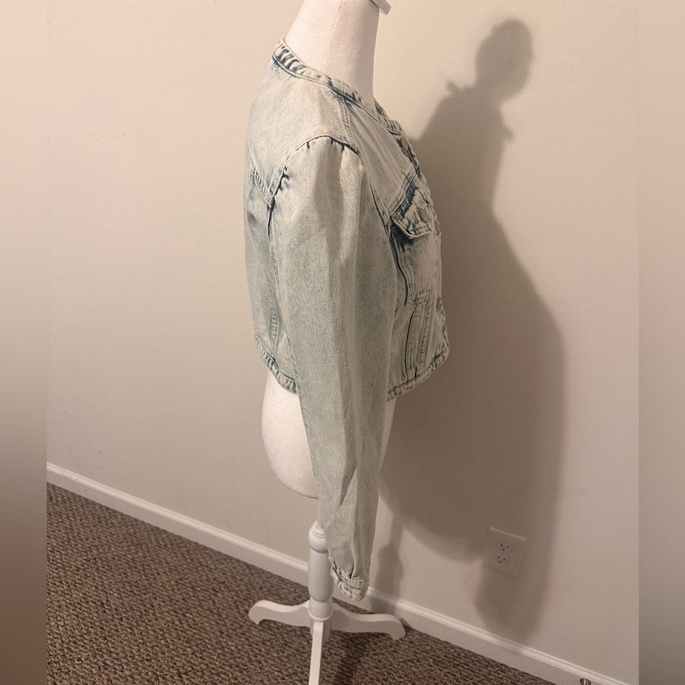 Blank NYC Faded Blue Denim Jacket Size Small - Picture 4 of 7